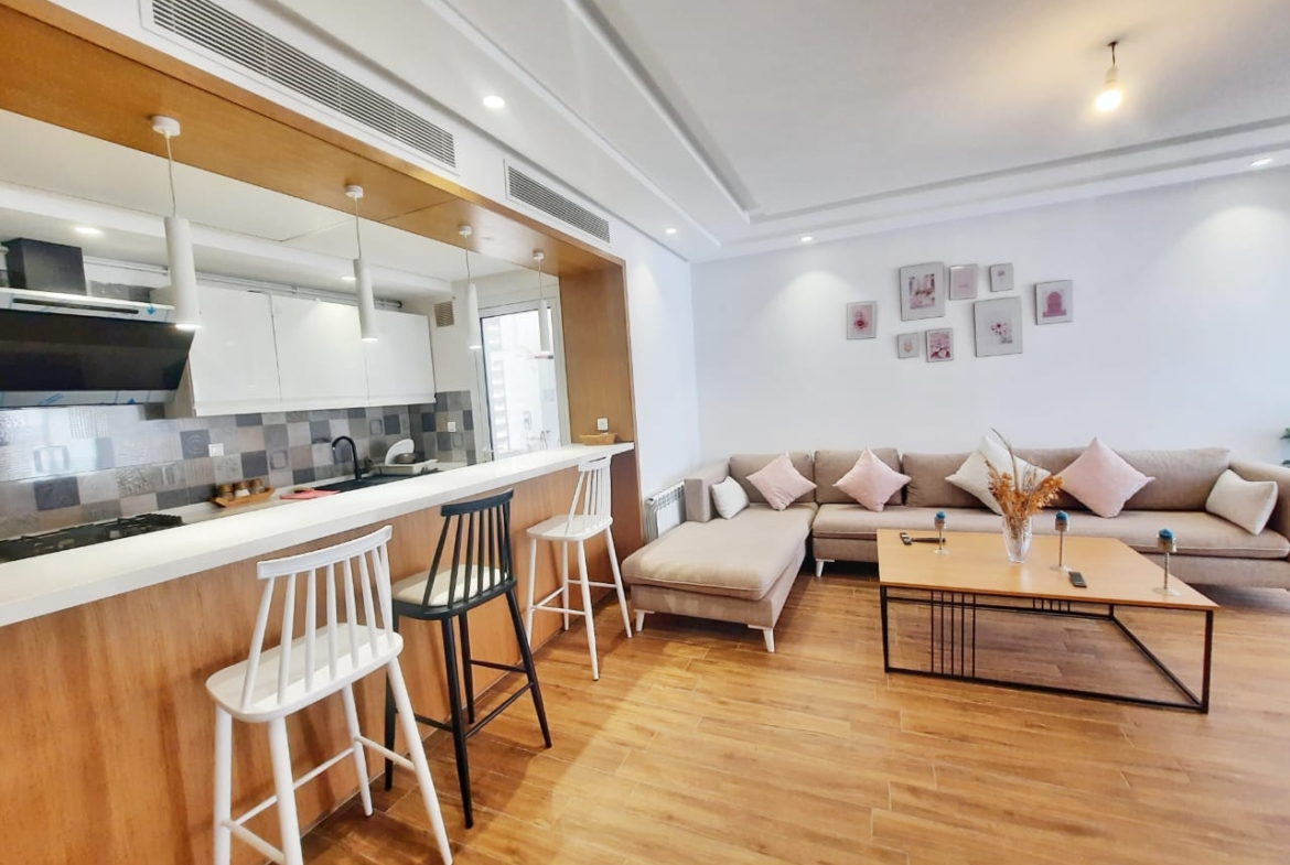 A louer un appartement S+1 richement meublé situé à Ain Zaghouan Nord